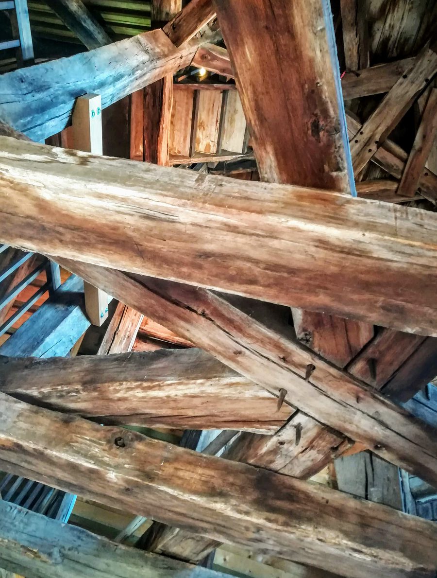 Renovatie en afbouw — houten dakconstructie